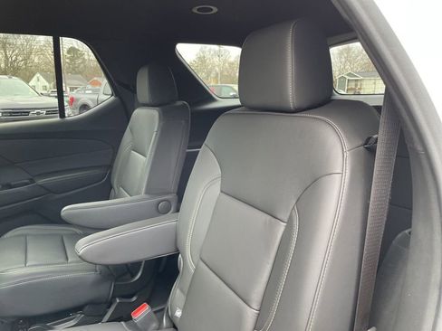 Used 2023 Chevrolet Traverse LT image 41