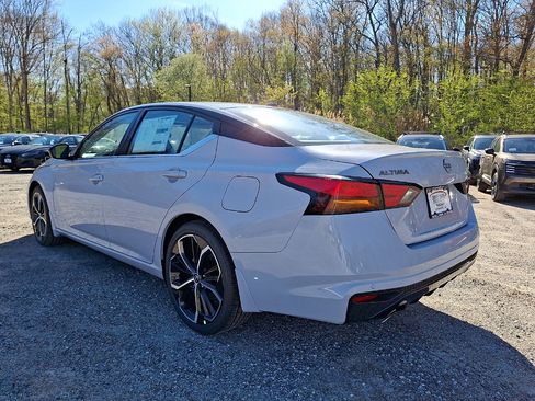 New 2026 Nissan Altima 2.5 SR FWD image 3