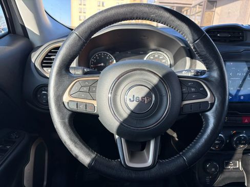 Used 2017 Jeep Renegade Limited image 14