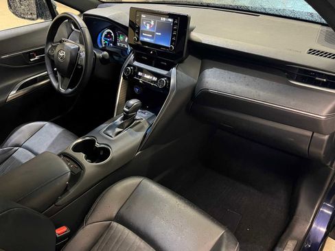 Certified 2021 Toyota Venza XLE image 15