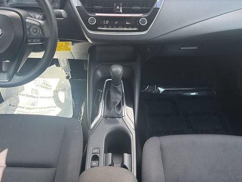 Used 2025 Toyota Corolla LE FWD image 18