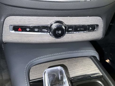 Used 2023 Volvo XC90 B6 Ultimate w/ Protection Package Premier AWD/4WD image 25