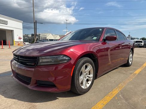 Used 2021 Dodge Charger SXT w/ Leather Interior Group RWD image 3