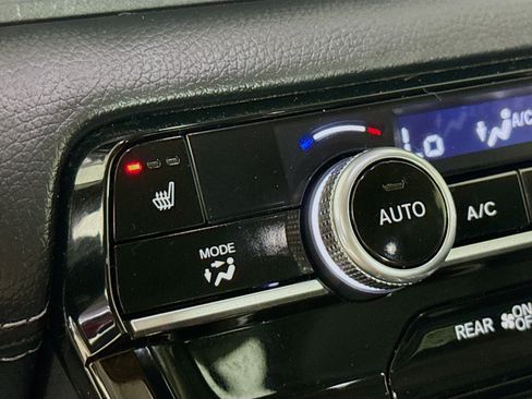 Certified 2023 Honda Pilot Touring image 25