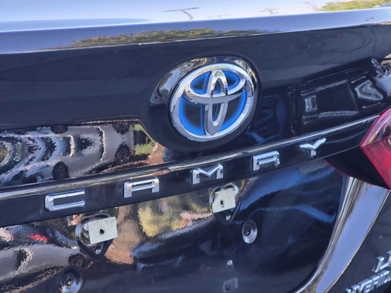 Used 2021 Toyota Camry LE FWD image 13