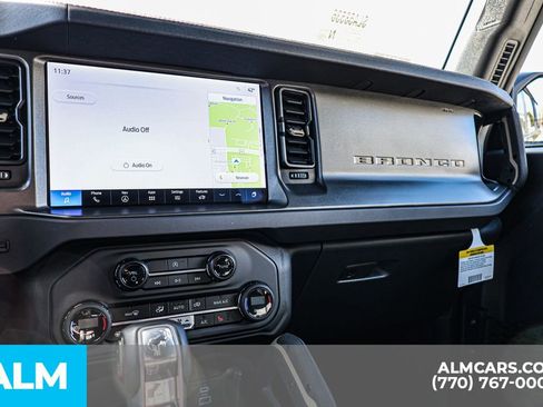 Used 2025 Ford Bronco Badlands image 38