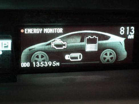 Used 2015 Toyota Prius Two image 23