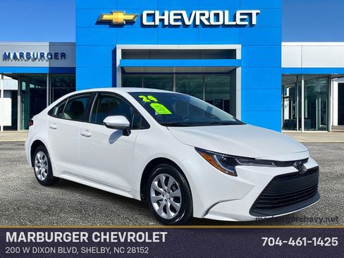 Used 2024 Toyota Corolla LE FWD image 1