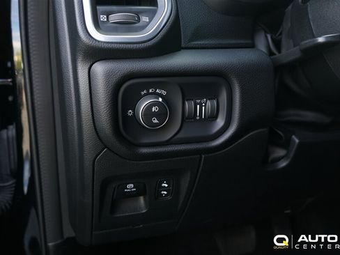 Used 2023 RAM 1500 Laramie AWD/4WD image 18