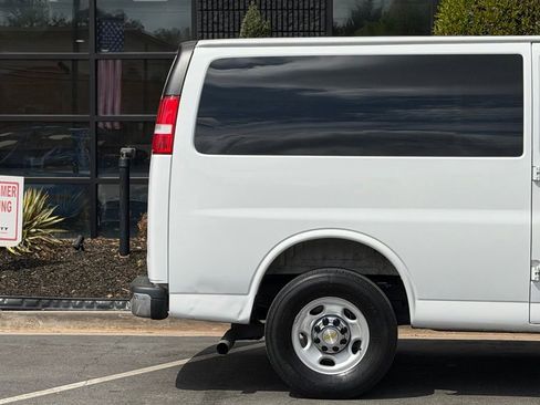 Used 2025 Chevrolet Express 3500 LT w/ LT Preferred Equipment Group image 23