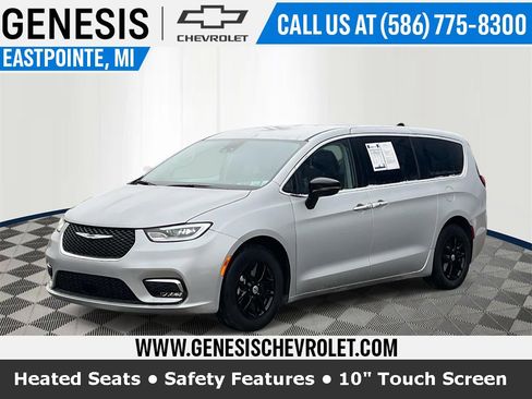 Used 2024 Chrysler Pacifica Touring-L image 1