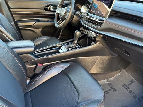 Used 2024 Jeep Compass Trailhawk image 21