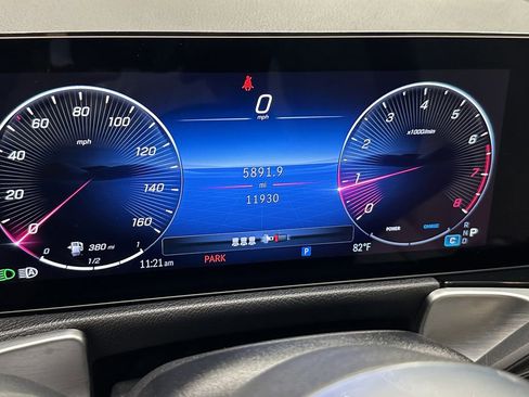 Certified 2024 Mercedes-Benz GLB 250 image 31