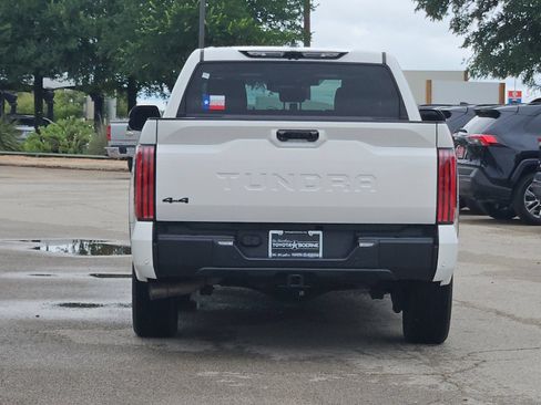 Used 2024 Toyota Tundra Limited AWD/4WD image 4