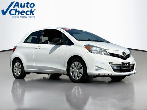 Used 2012 Toyota Yaris L FWD image 1