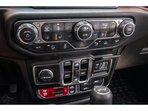 Used 2021 Jeep Wrangler Unlimited Rubicon AWD/4WD image 25