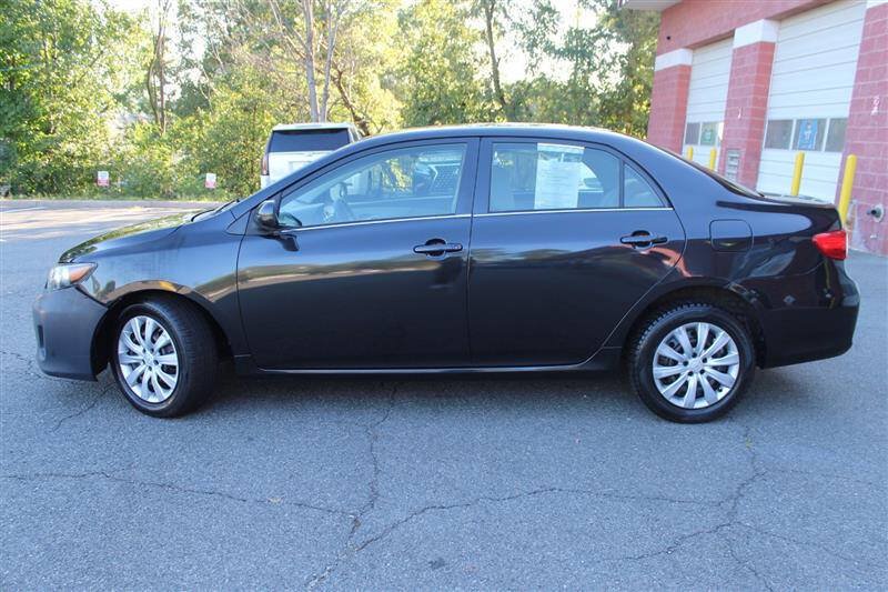 Used 2013 Toyota Corolla LE FWD image 2