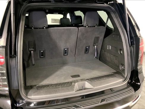 Used 2025 Chevrolet Tahoe LT AWD/4WD image 4
