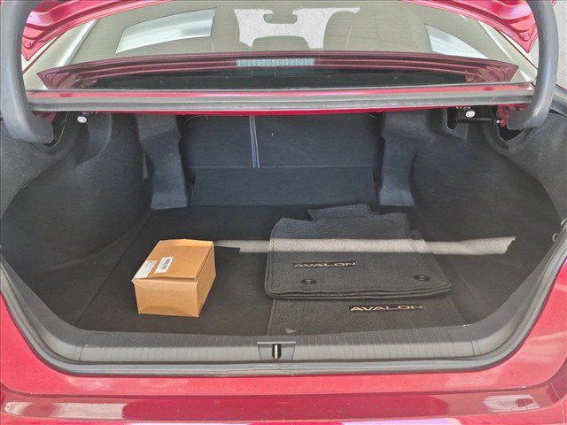 Used 2019 Toyota Avalon Touring FWD image 6