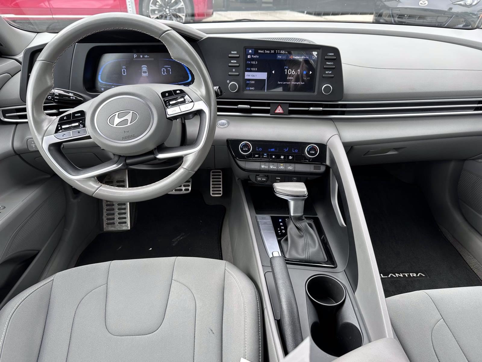 Used 2025 Hyundai Elantra Sport FWD image 14