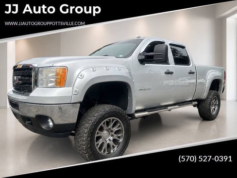 Used 2011 GMC Sierra 2500 SLE w/ SLE Preferred Package AWD/4WD image 1