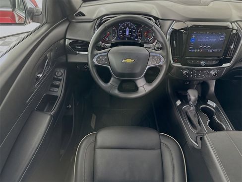 Used 2023 Chevrolet Traverse Premier image 25