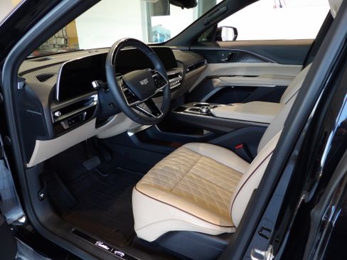 Used 2024 Cadillac Lyriq Sport w/ Nappa Leather Package image 11