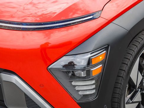 Used 2024 Hyundai Kona Limited AWD/4WD image 5