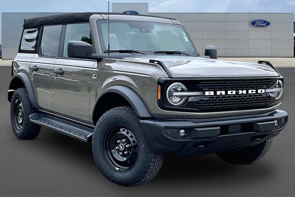 New 2026 Ford Bronco Outer Banks AWD/4WD image 2