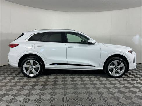 Used 2025 Audi Q5 Premium Plus w/ Premium Plus AWD/4WD image 10