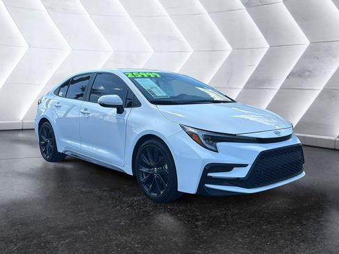 Used 2025 Toyota Corolla SE FWD image 1