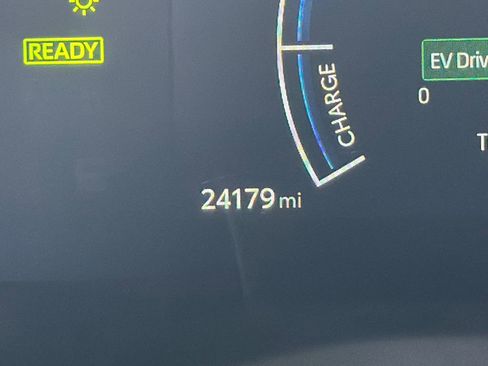 Used 2025 Toyota Camry LE w/ Convenience Package image 24