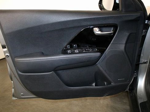 Used 2022 Kia Niro EX w/ Cold Weather Package image 22