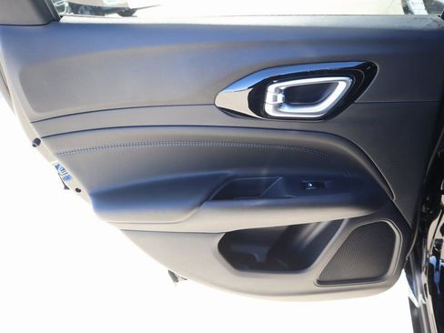 New 2026 Jeep Compass Latitude image 16