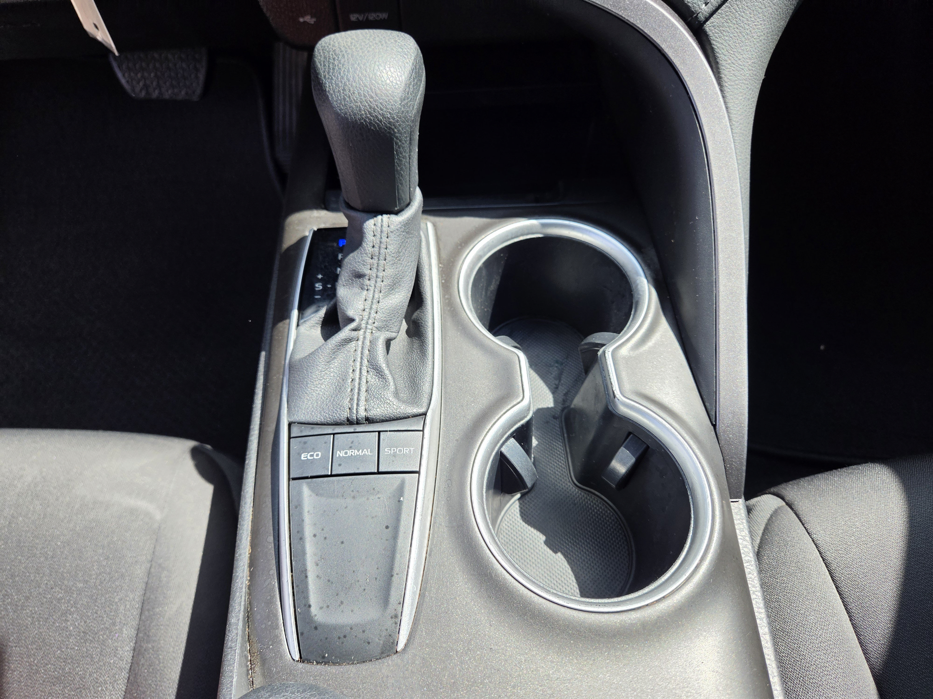 Used 2024 Toyota Camry LE FWD image 11