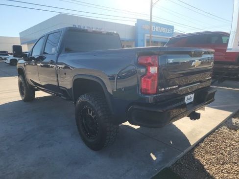 Used 2023 Chevrolet Silverado 2500 Custom w/ Custom Value Package image 6