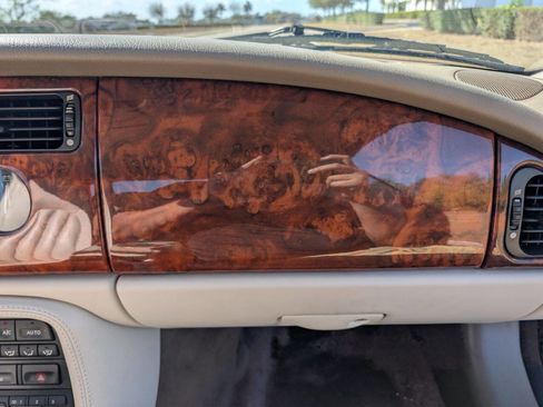 Used 1998 Jaguar XK8 Convertible image 19