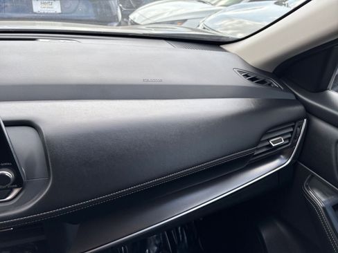 Used 2025 Nissan Rogue SV FWD image 36