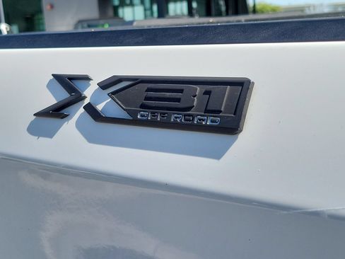 Used 2022 GMC Sierra 1500 SLT w/ SLT Premium Plus Package AWD/4WD image 12