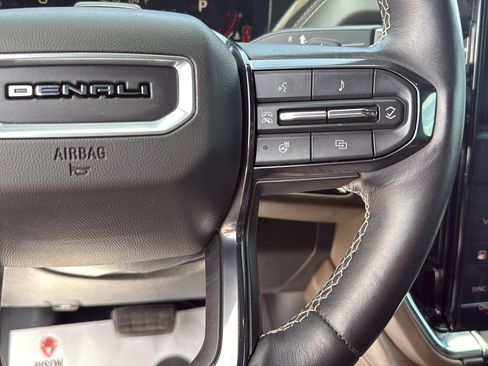 Used 2025 GMC Yukon Denali Ultimate AWD/4WD image 15