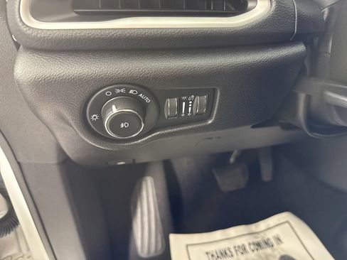 Used 2021 Chrysler Pacifica Touring w/ S Appearance Package FWD image 16