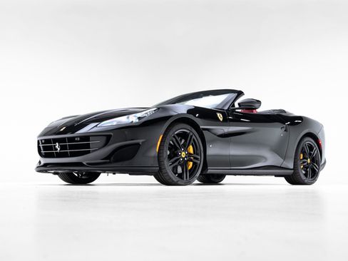 Used 2019 Ferrari Portofino image 7