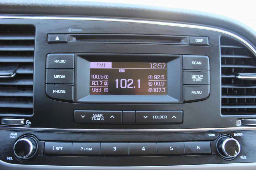 Used 2018 Hyundai Elantra SE FWD image 18