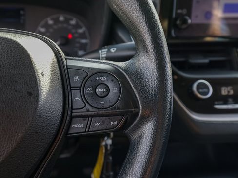 Used 2023 Toyota Corolla LE image 31