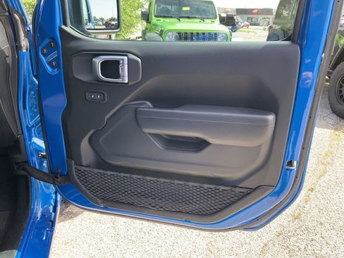 Used 2023 Jeep Wrangler Sport AWD/4WD image 49