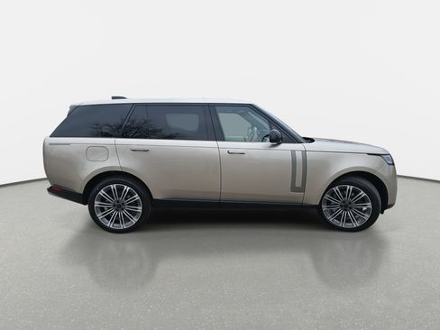 New 2026 Land Rover Range Rover Long Wheelbase SE image 4
