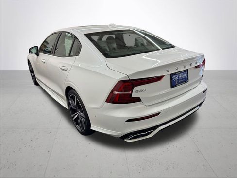 Used 2022 Volvo S60 T8 R-Design w/ Advanced Package image 4