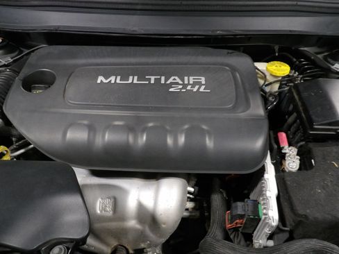 Used 2015 Jeep Cherokee Sport FWD image 20
