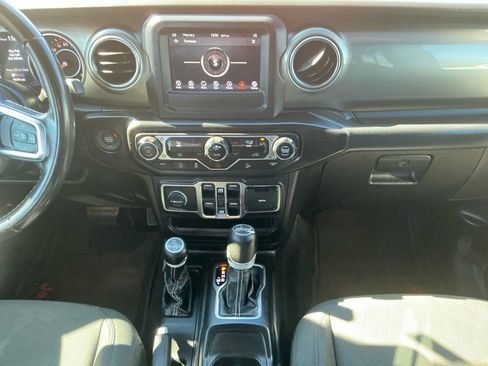 Used 2020 Jeep Wrangler Unlimited Sahara image 20