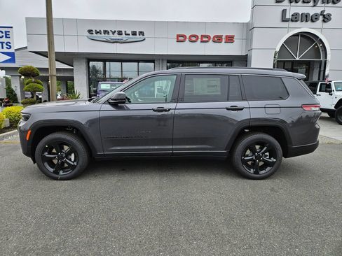 New 2026 Jeep Grand Cherokee L Limited w/ Limited Altitude Package AWD/4WD image 2